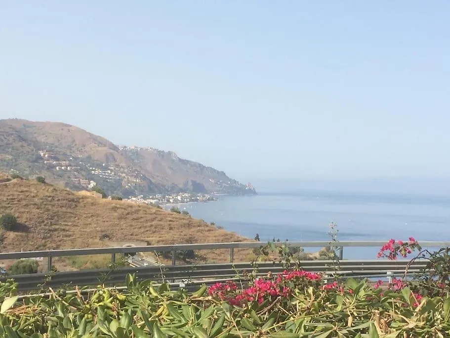 Casamarina Appartamento Frontemare Con Piscina Letojanni Apartment
