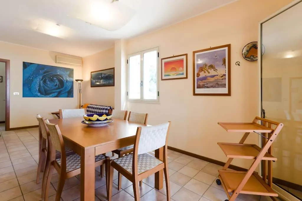 Casamarina Appartamento Frontemare Con Piscina Letojanni