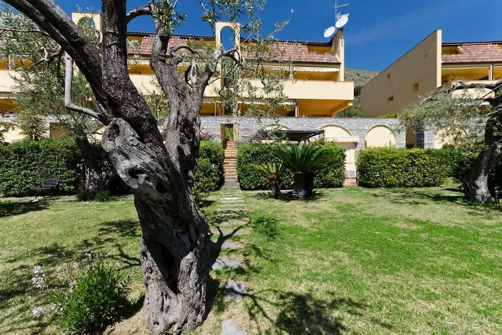 Casamarina Appartamento Frontemare Con Piscina Letojanni Apartment